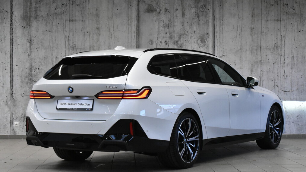 BMW Serii 5, 520