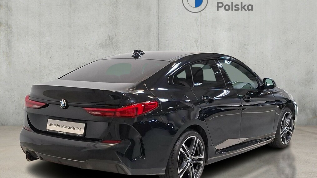 BMW Serii 2, 218