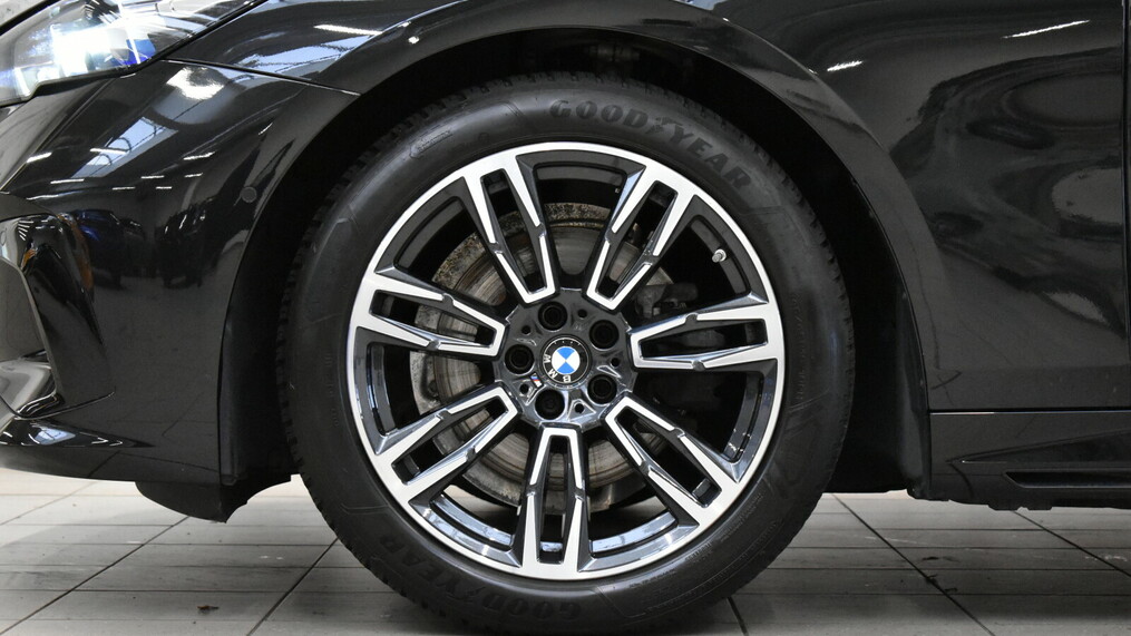 BMW Serii 5, 520