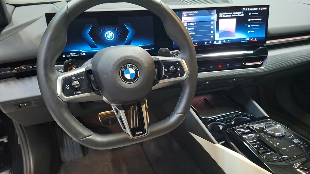 BMW Serii 5, 520