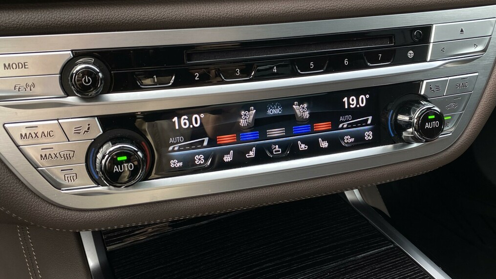 BMW Seria 7 740