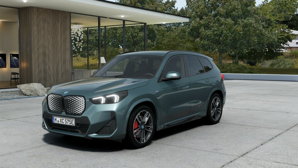 BMW iX1