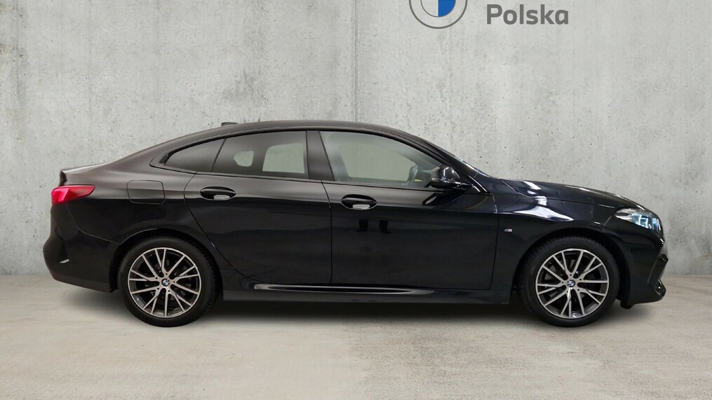 BMW Serii 2, 218