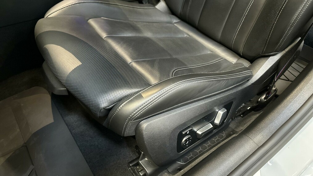 BMW Seria 8 840