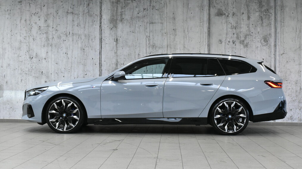 BMW Serii 5, 520