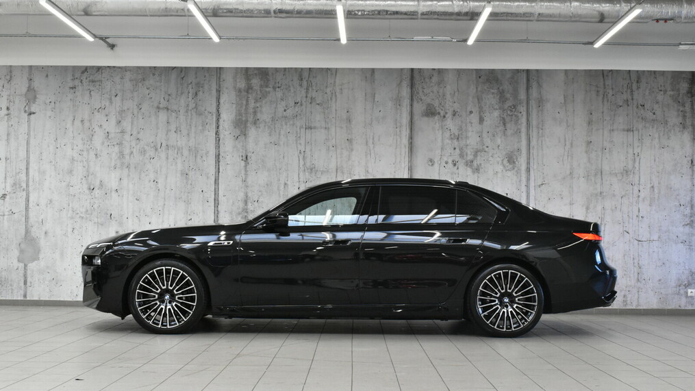BMW Serii 7, 760