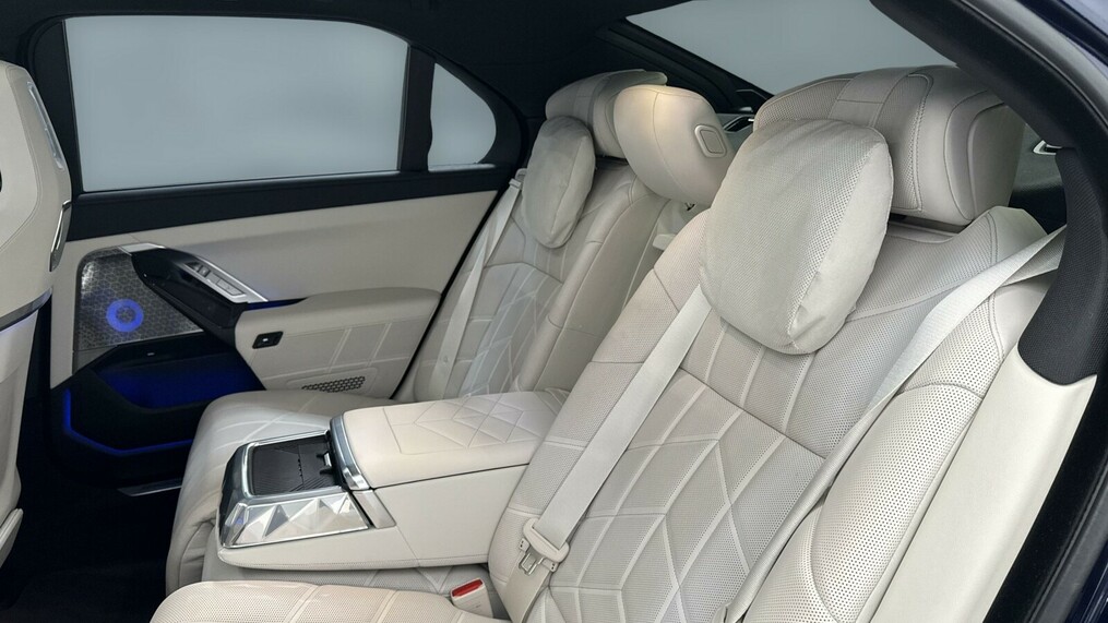 BMW Seria 7, 740