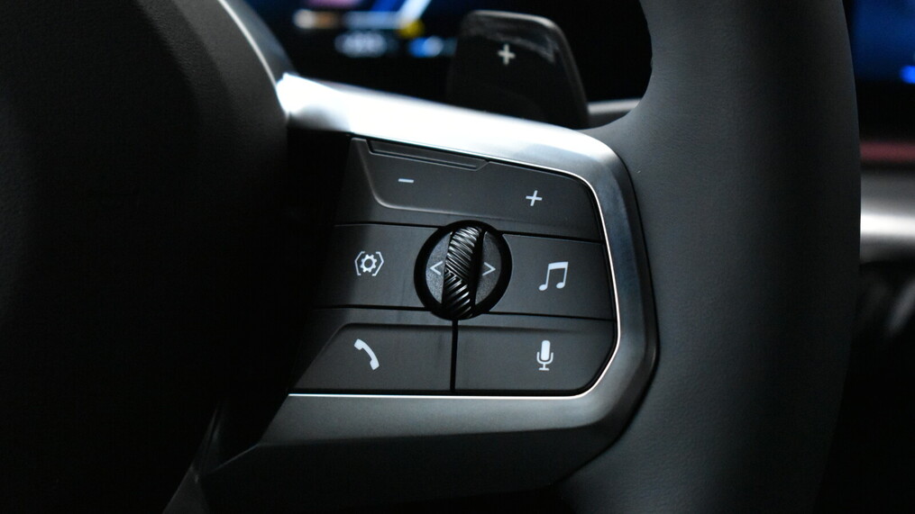 BMW Serii 2, 218