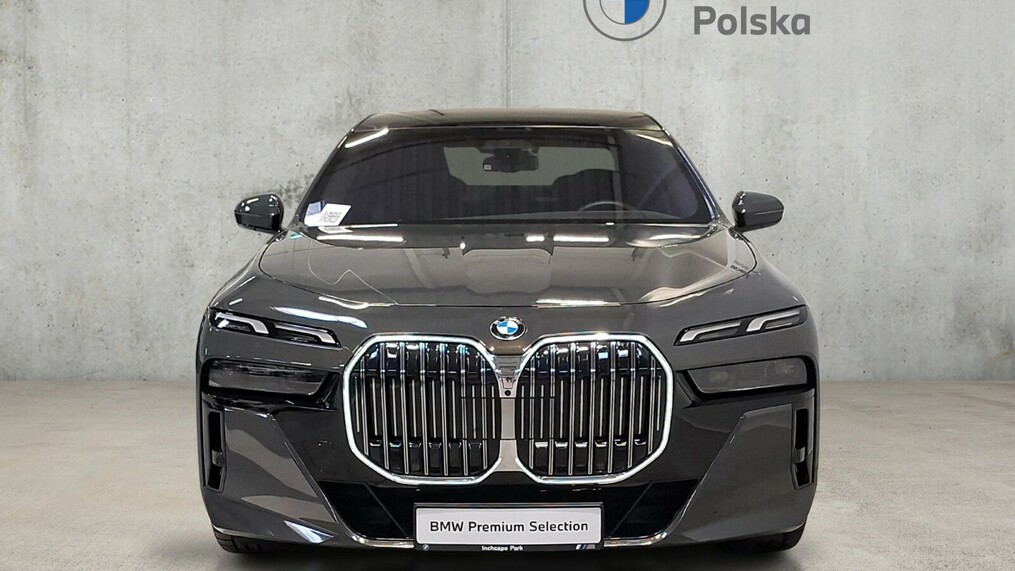BMW Serii 7, 740