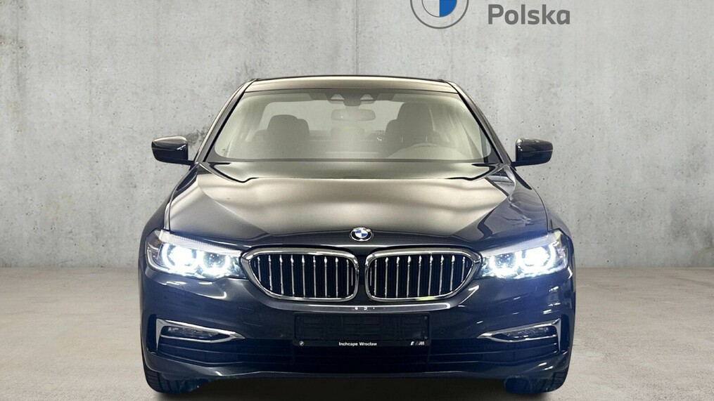 BMW Serii 5, 520