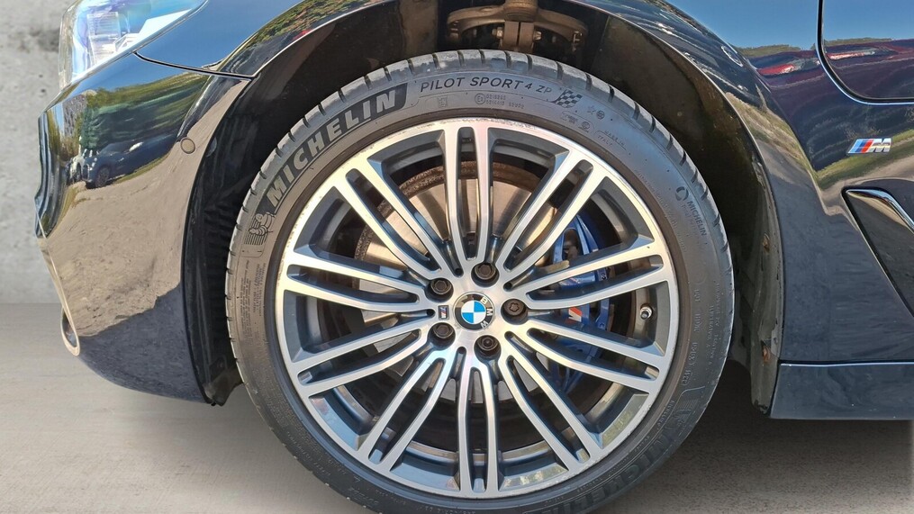 BMW Serii 5, 530