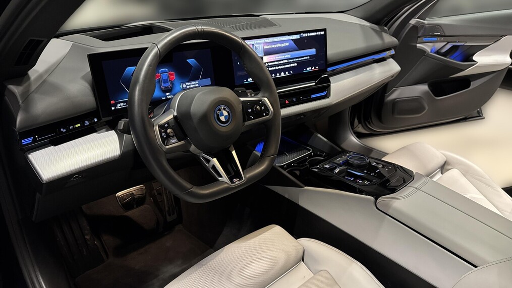 BMW Serii 5, 530