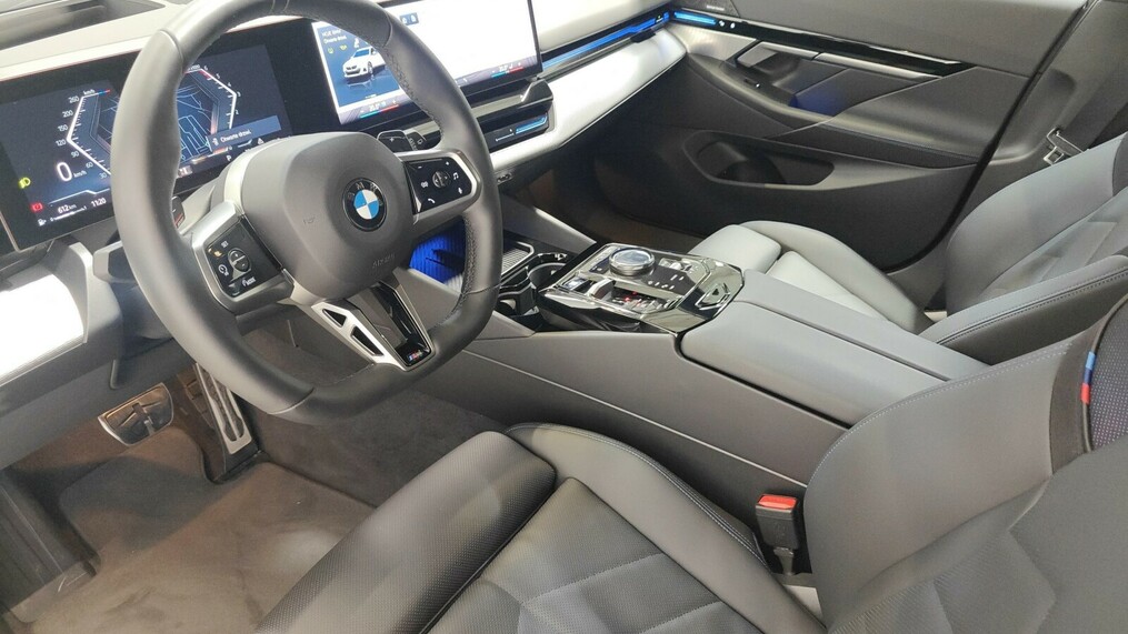 BMW Serii 5, 520