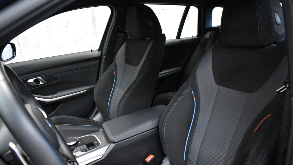 BMW Serii 3, 330
