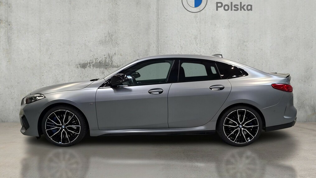 BMW Serii 2, 235