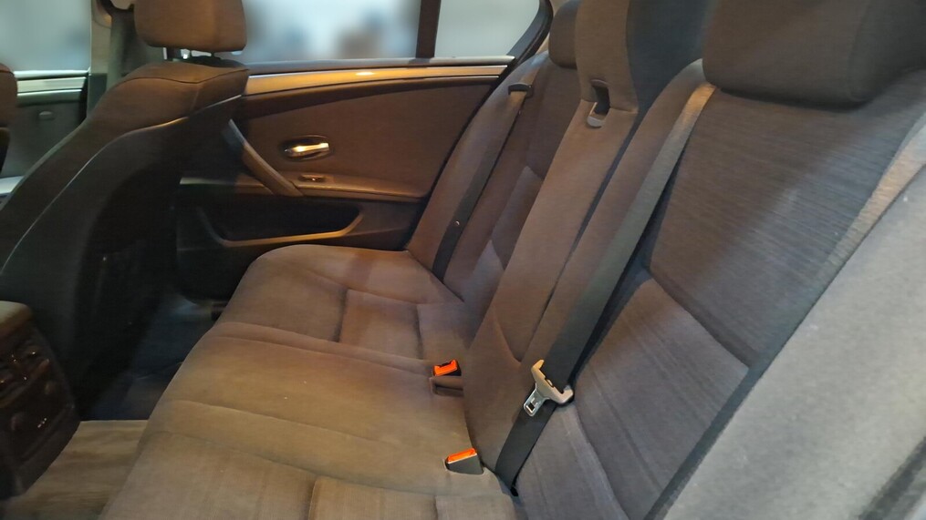 BMW Serii 5, 523