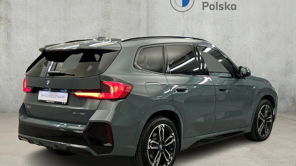 BMW iX1