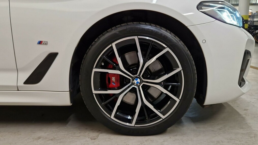 BMW Seria 5, 530