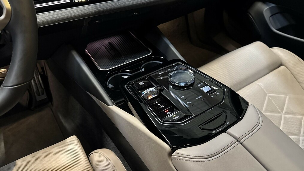 BMW Serii 5, 520