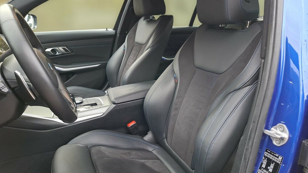 BMW Serii 3, 330