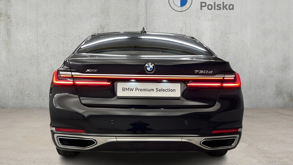 BMW Serii 7, 730