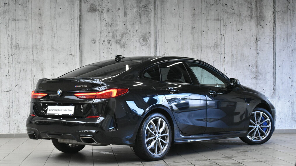 BMW Serii 2, 235