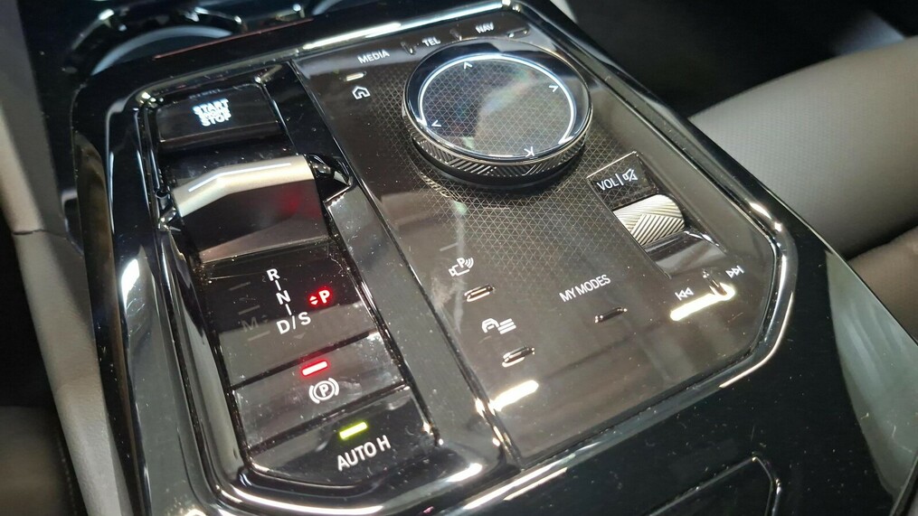 BMW Serii 5, 520