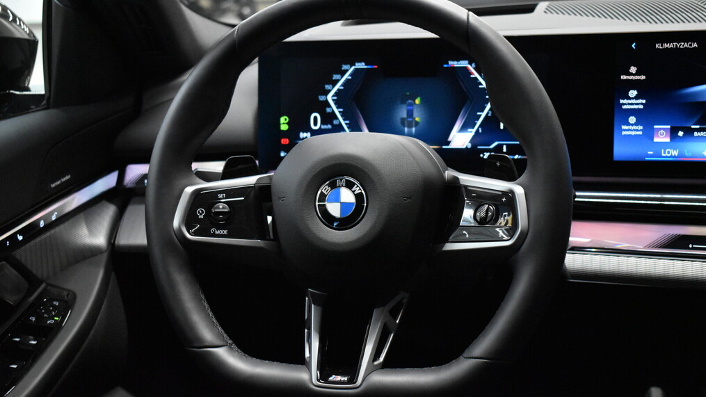 BMW Serii 5, 520