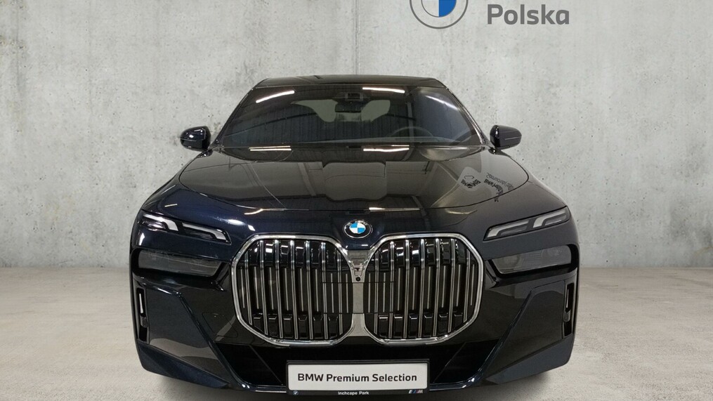 BMW Serii 7, 740