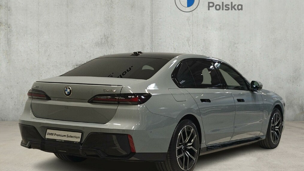BMW Seria 7 740