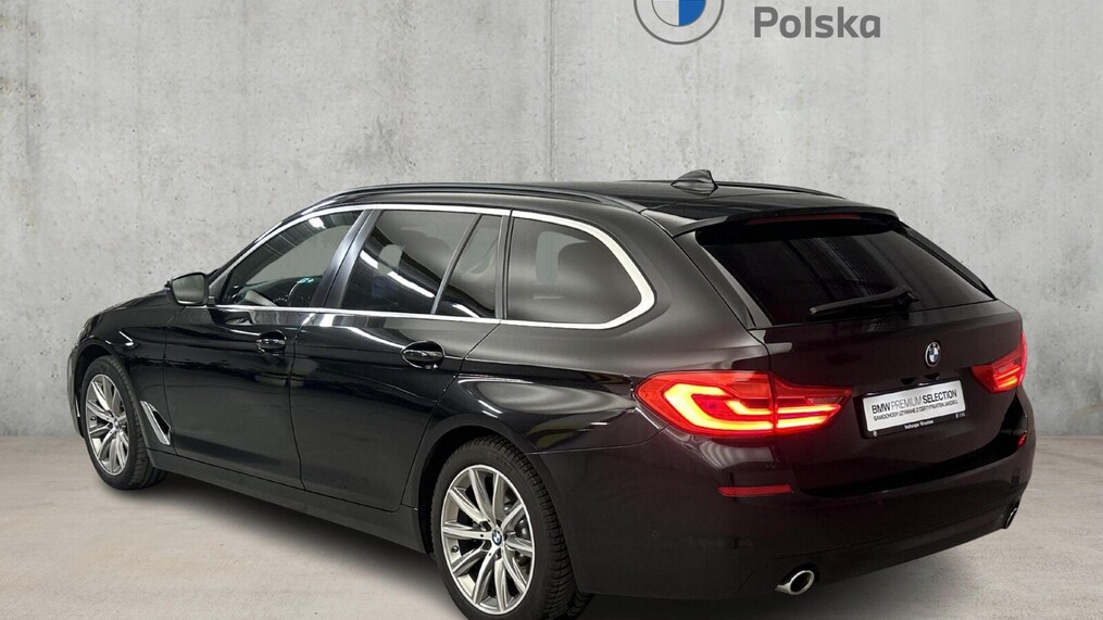 BMW Serii 5, 520
