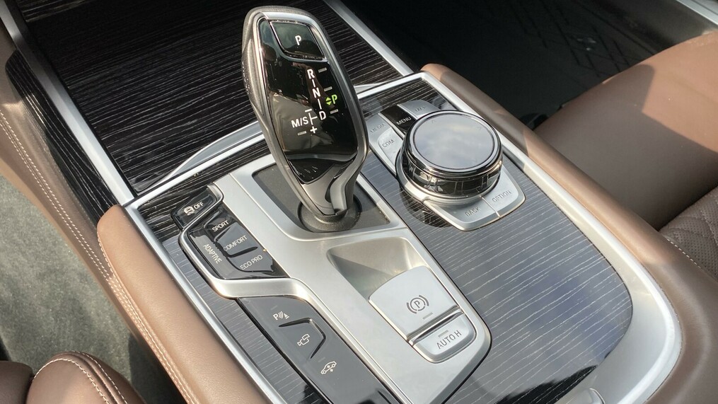 BMW Seria 7 740