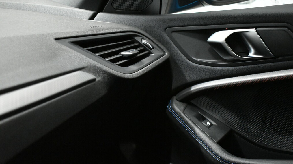 BMW Seria 2 218