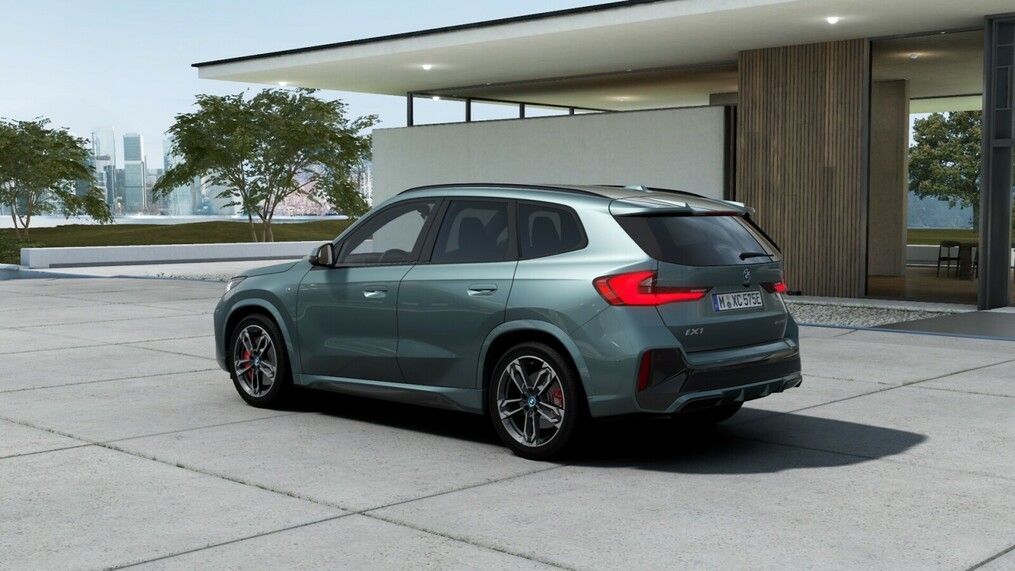 BMW iX1