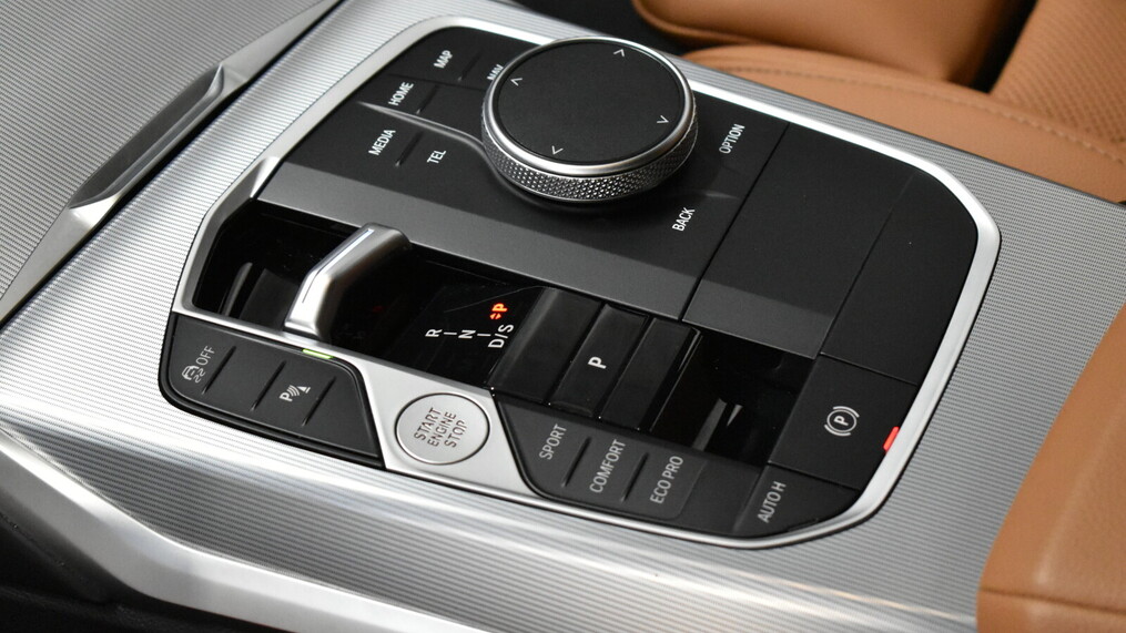 BMW Serii 3, 320
