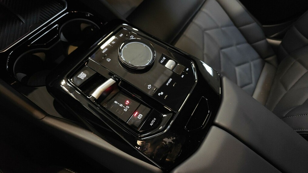 BMW Serii 5, 520