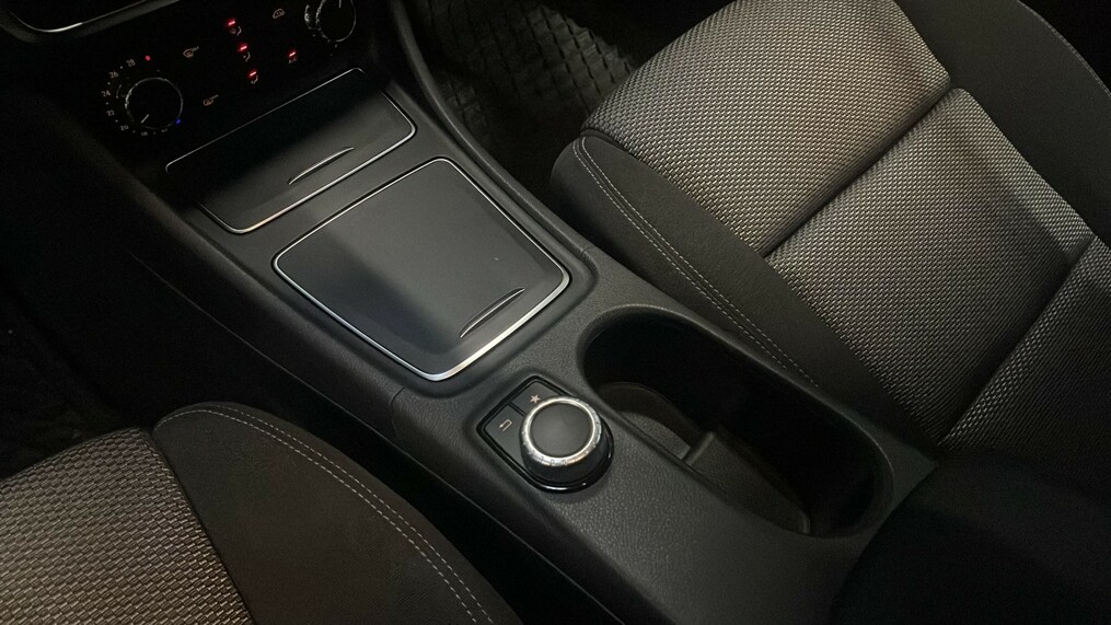 Mercedes-Benz GLA 180