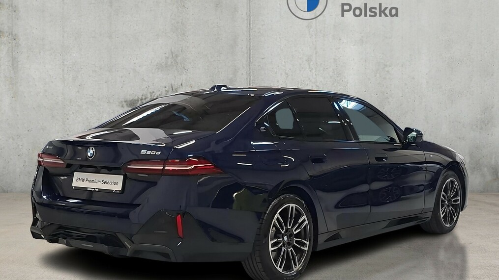 BMW Serii 5, 520
