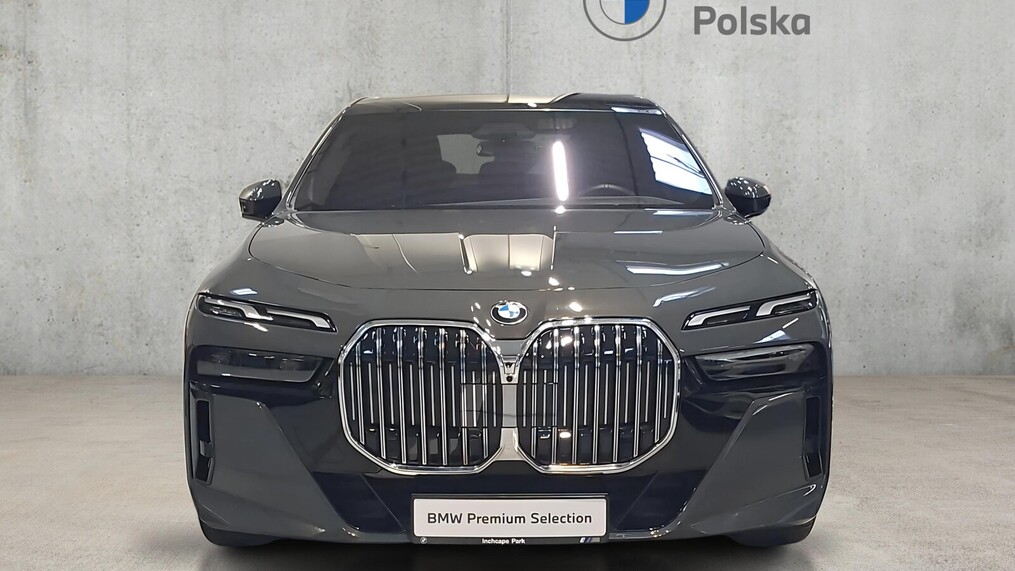 BMW Serii 7, 740