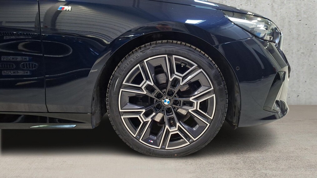 BMW Serii 5, 520