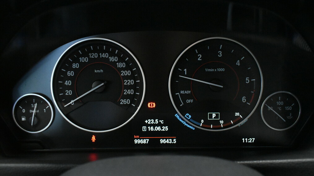 BMW Seria 3, 320