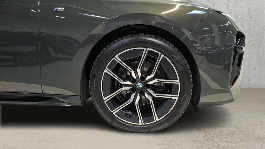 BMW Serii 7, 740