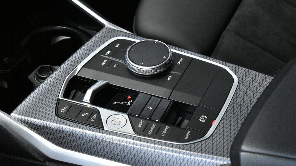 BMW Seria 3, 320
