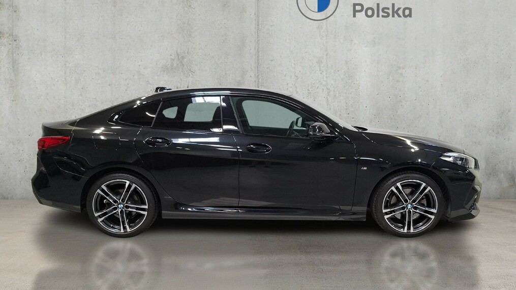 BMW Serii 2, 218