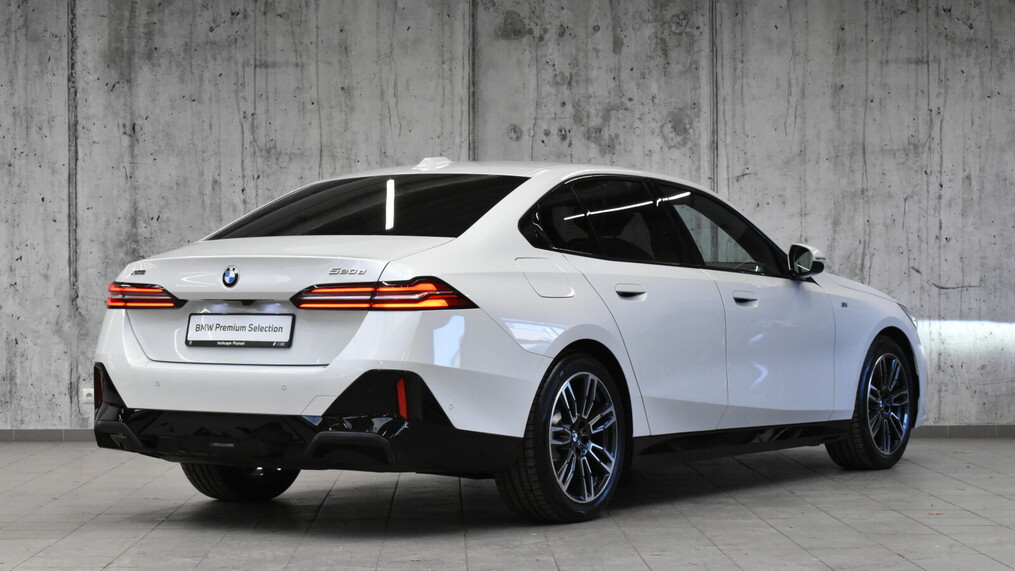 BMW Serii 5, 520