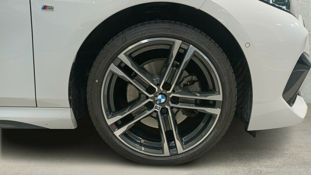 BMW Serii 2, 218