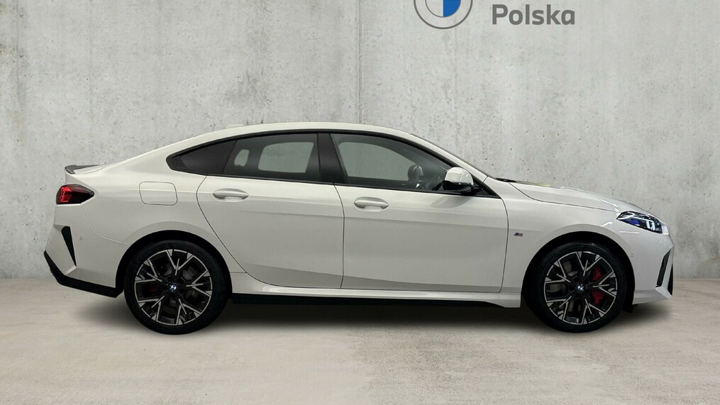 BMW Serii 2, 218