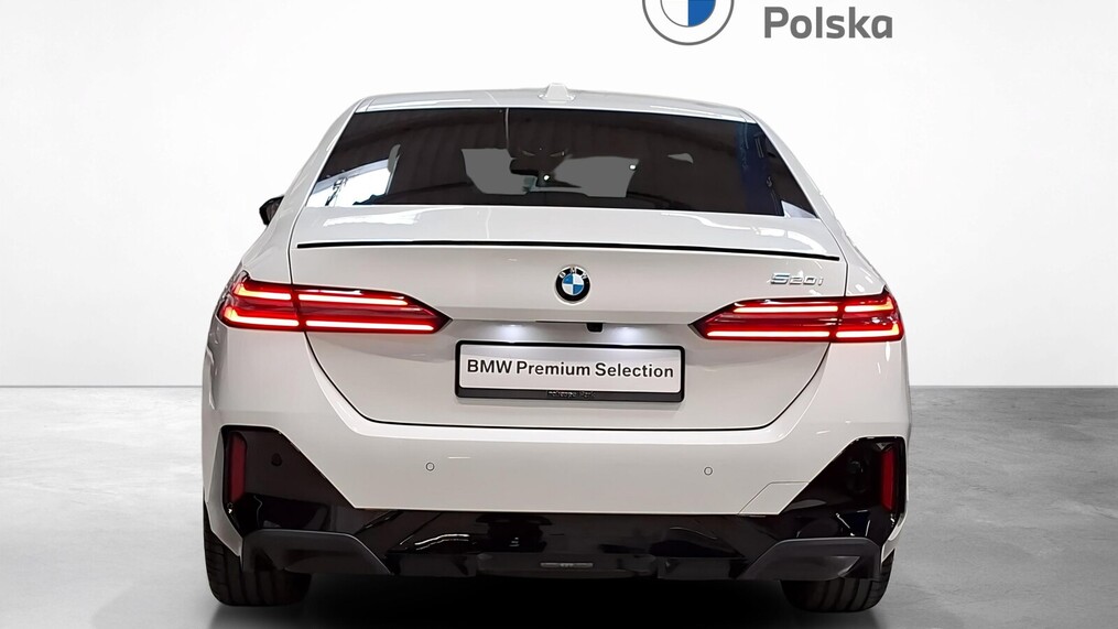 BMW Serii 5, 520