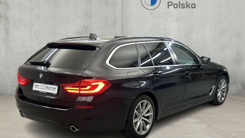 BMW Serii 5, 520