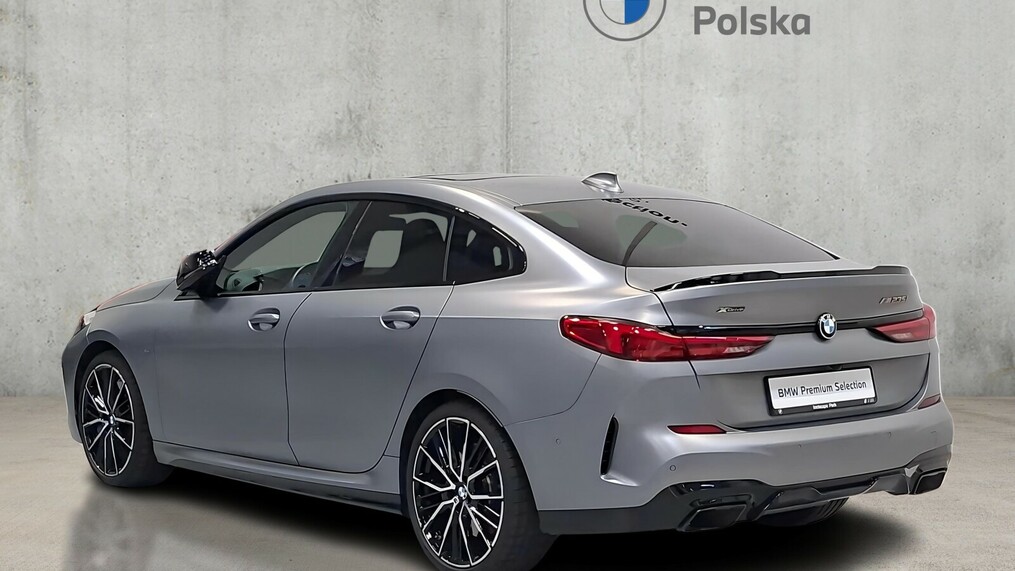 BMW Serii 2, 235